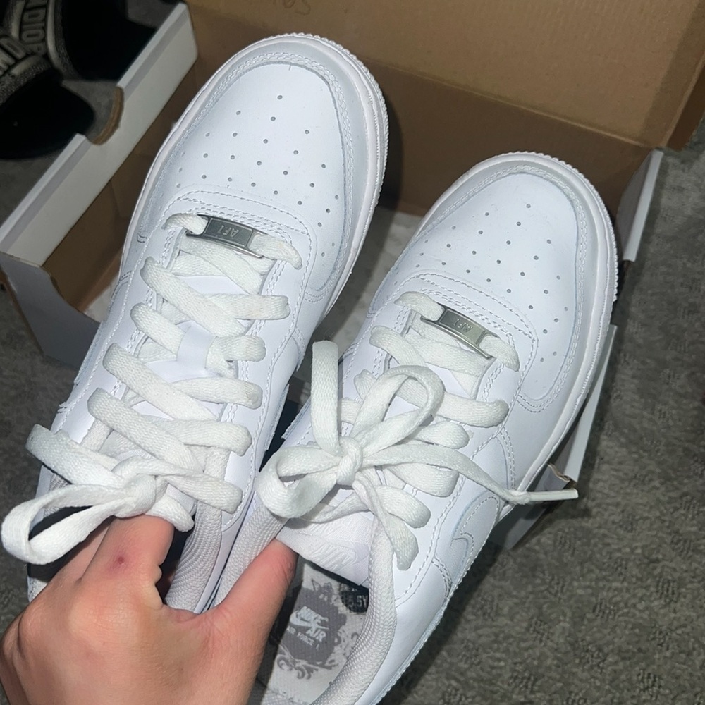 White Nike Air Force 1